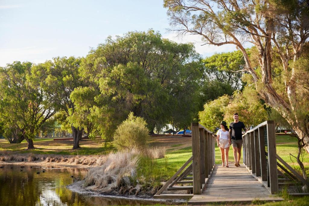 Geographe path in busselton that is dog friendly